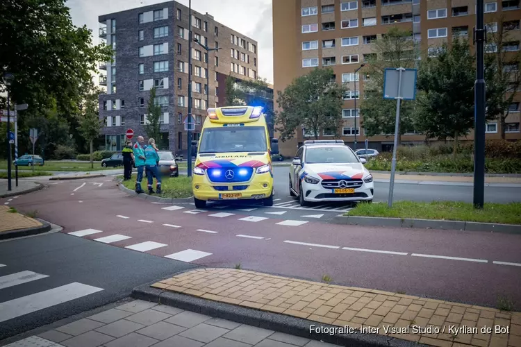 Scooterbestuurder gaat er vandoor na ongeval en laat gewonde passagier achter