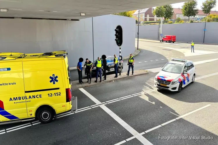 Scooterrijdster gewond bij ongeluk in Beverwijk