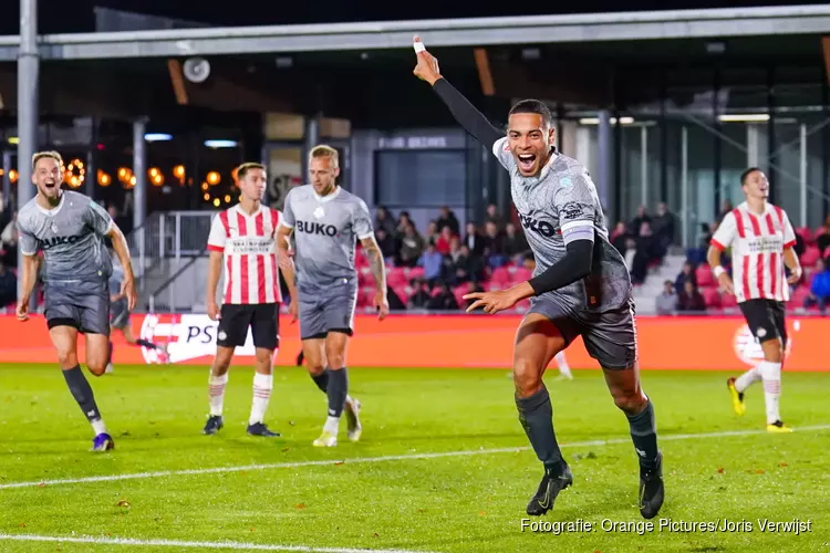 Telstar pakt volle buit bij Jong PSV