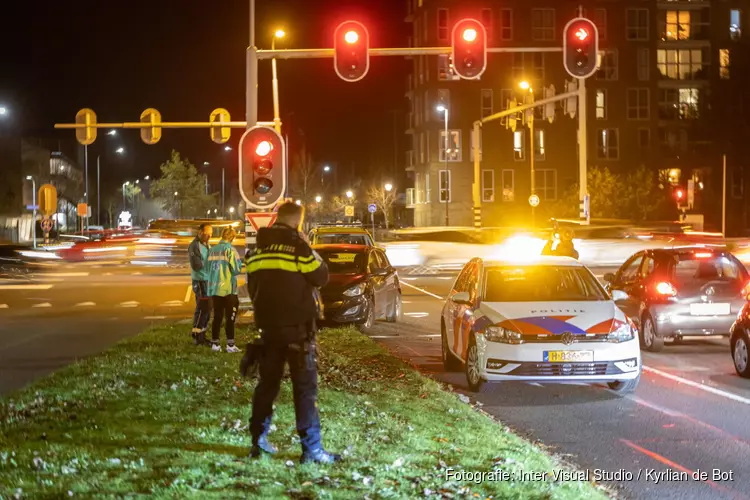 Ambulance betrokken bij botsing in Haarlem