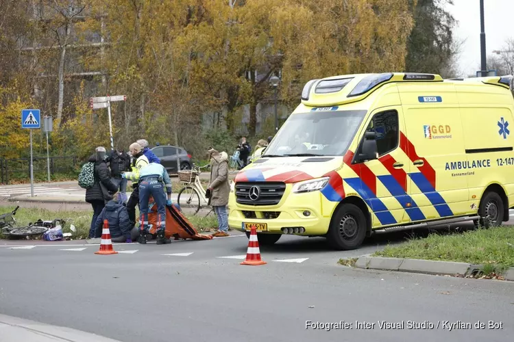 Fietsster aangereden op rotonde in Haarlem