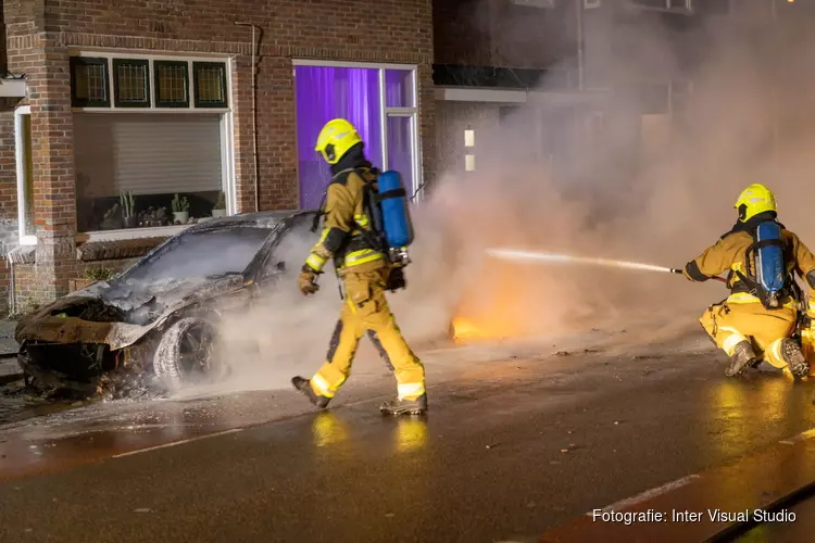 Politie onderzoekt autobrand in Haarlem