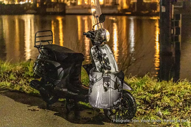 Gestolen scooter in water langs Noord-Schalkwijkerweg aangetroffen