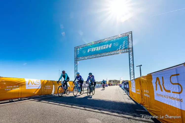 Al 3.200 deelnemers aan de start van Omloop van Zandvoort