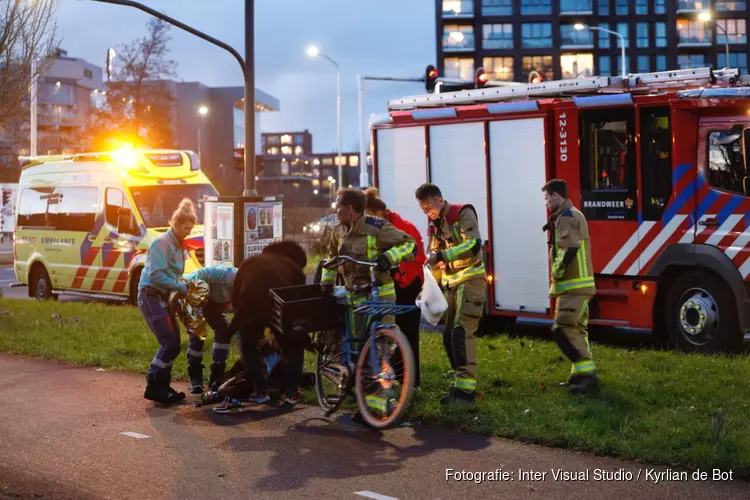 Brandweer moet kind bevrijden die tussen spaken van fiets terecht komt