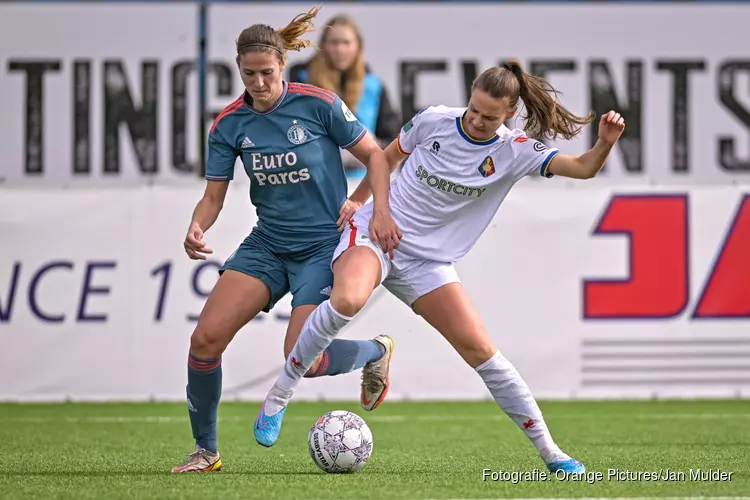 Telstar in blessuretijd naast Feyenoord