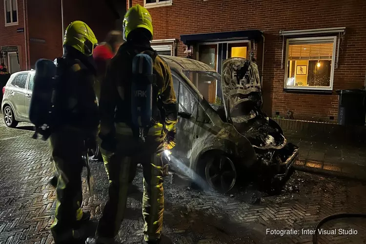 Bestelbus in brand in Haarlem