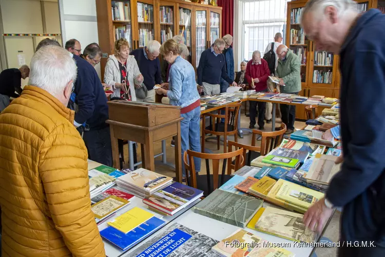 Boekenmarkt Museum Kennemerland en HGMK