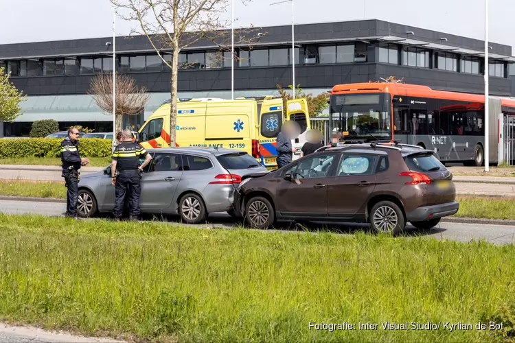 Kopstaart botsing met gewonde in Haarlem