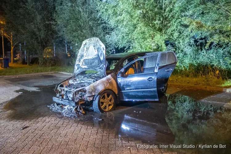 Auto door brand verwoest in Heemskerk