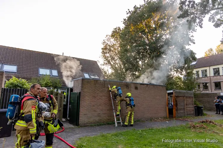 Brand in schuur in Santpoort-Noord