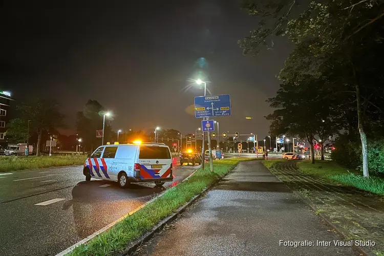 Auto klemgereden op Kleverlaan in Haarlem