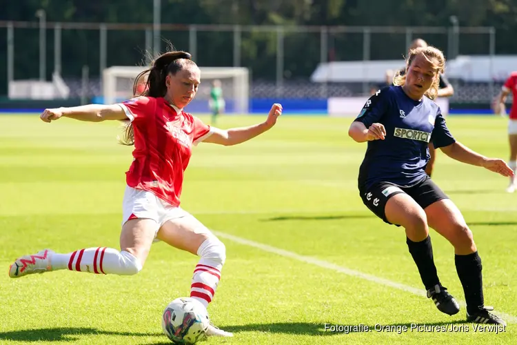 PSV Vrouwen ruim langs Telstar bij start competitie