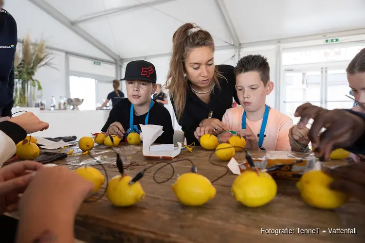 Schooljeugd IJmuiden krijgt masterclass wind op zee van Vattenfall en TenneT