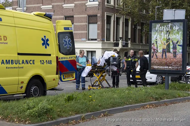 Fietser gewond bij ongeval op het Frans Halsplein na botsing met auto