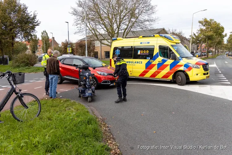 Vrouw op scootmobiel aangereden in Haarlem