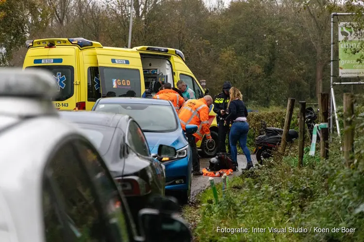 Scooterrijder in botsing met automobilist in Santpoort-Noord