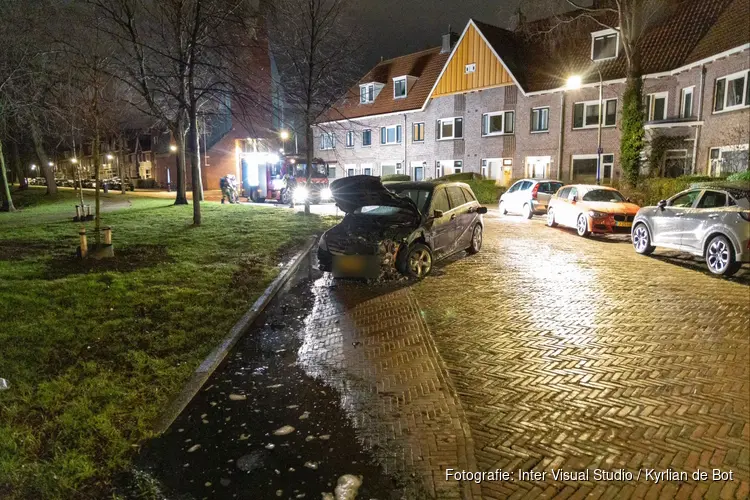 Autobrand aan Kloppersingel in Haarlem