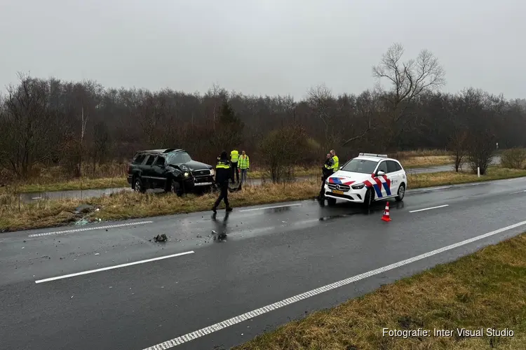 Auto crasht op Zeeweg in Overveen