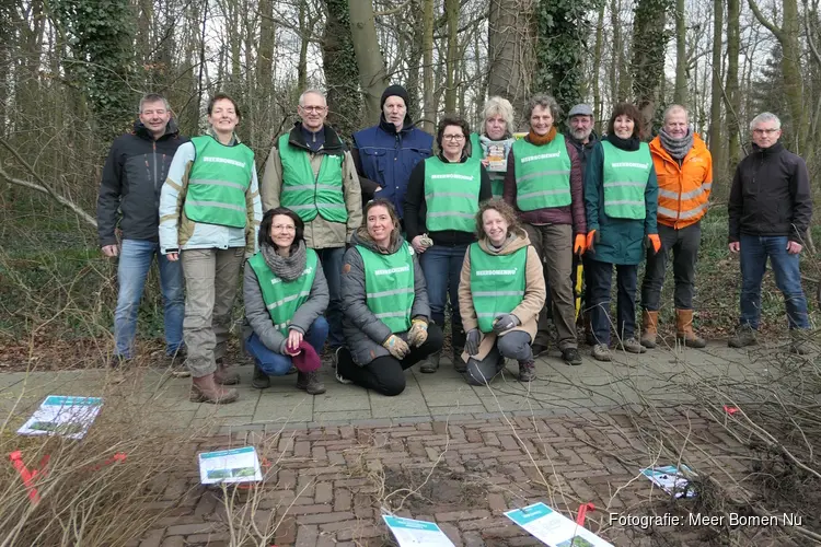 Deze winter ruim 1000 gratis boompjes uitgedeeld in Beverwijk en Heemskerk, nog 2000 om weg te geven