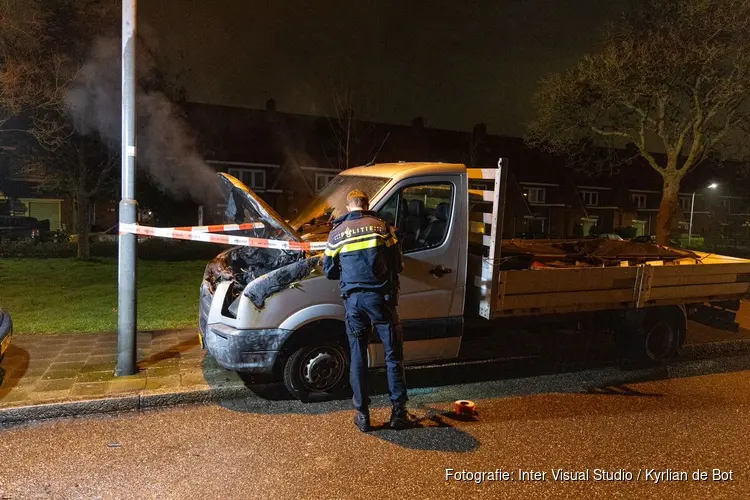 Auto in brand op Jan Gijzenkade in Haarlem