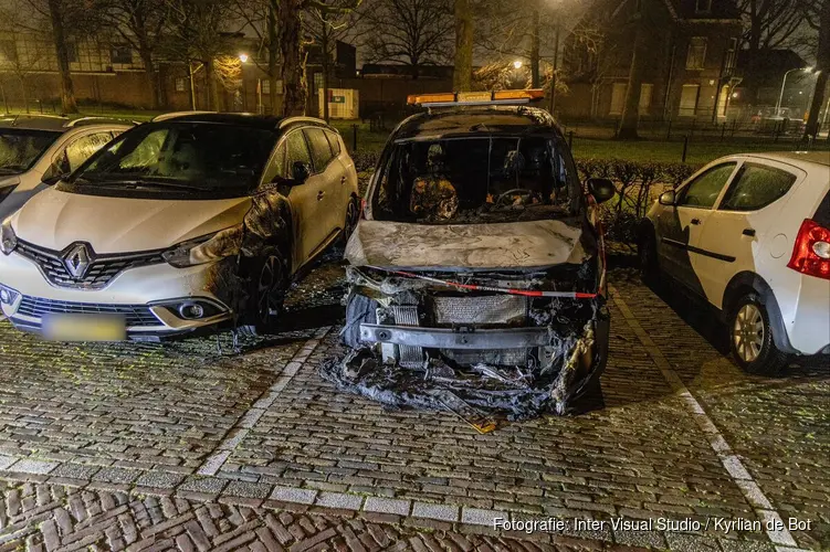 Weer autobrand in Haarlem