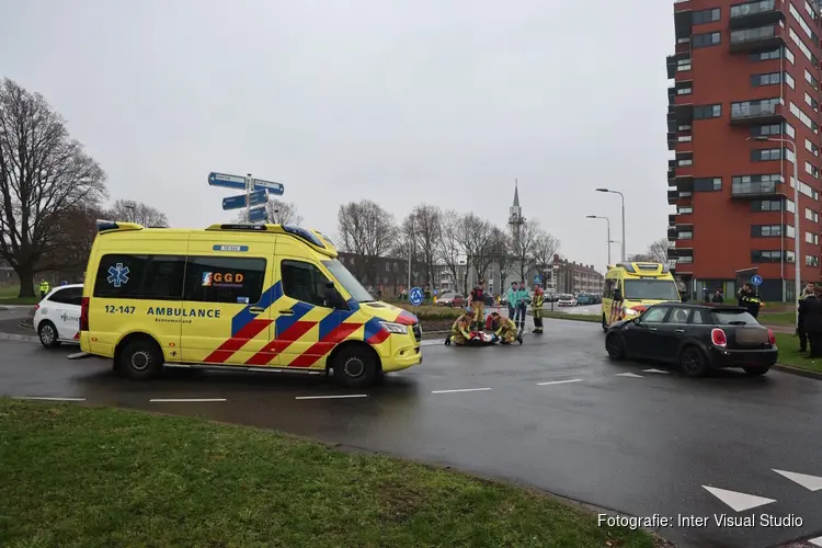 Fietser aangereden op Moerbergplantsoen in IJmuiden