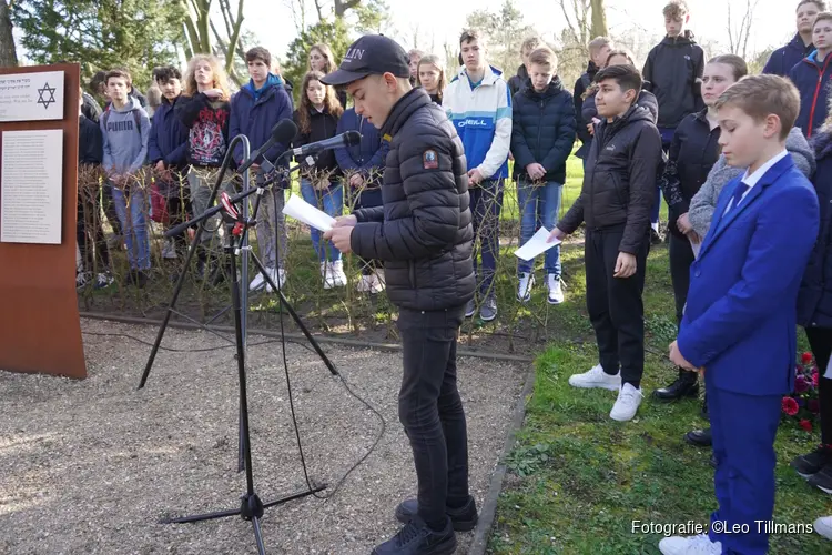 Herdenking bij Joods Namenmonument Beverwijk