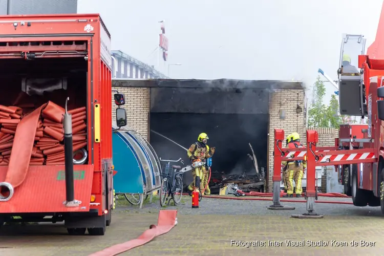 Flinke brand in loods te Beverwijk