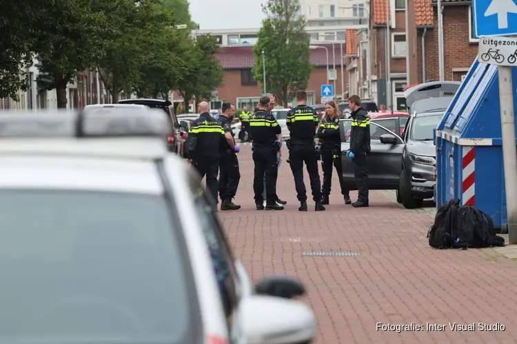 Twee aanhoudingen en shotgun gevonden na melding van gestolen auto