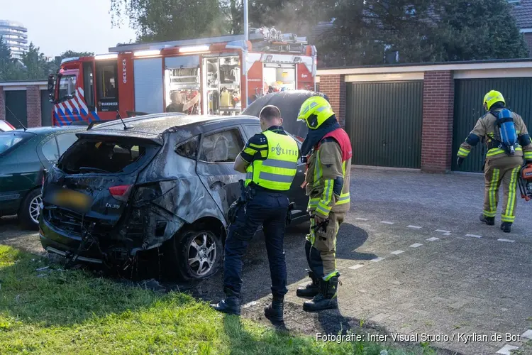 Brandstichter probeert twee voertuigen in brand te steken in Haarlem