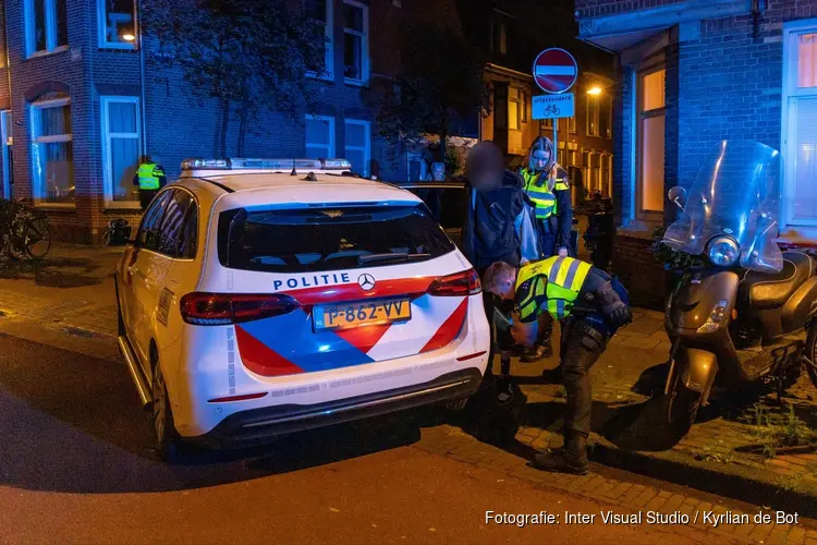 Jongen(15) aangehouden na heterdaad scooterdiefstal in Haarlem