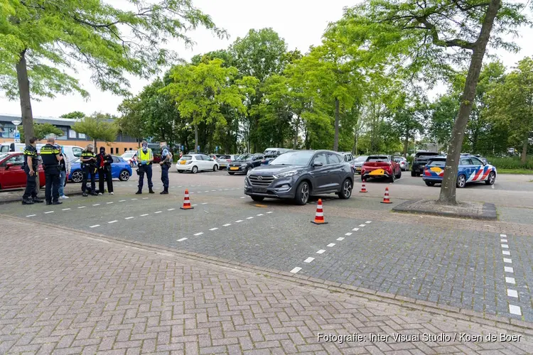 Politieonderzoek op parkeerplaats Heerenduinweg in IJmuiden