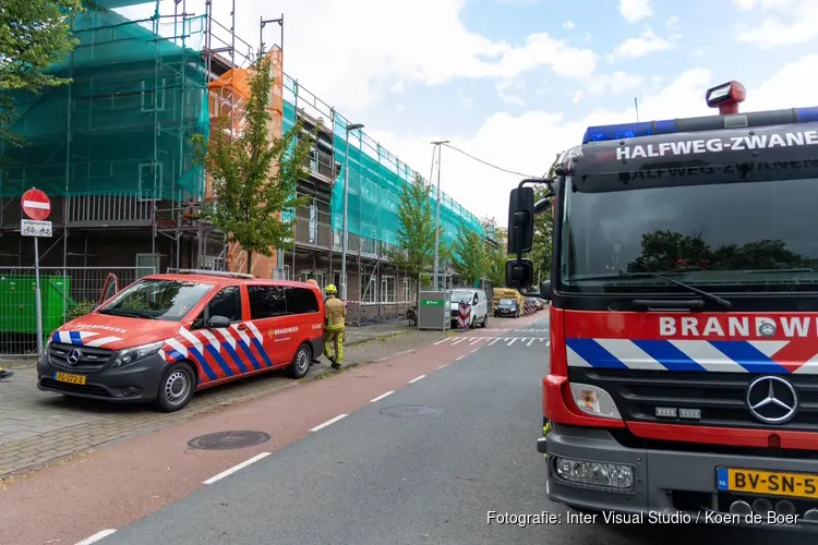 Windstoten: steigeronderdelen dreigen los te waaien in Haarlem