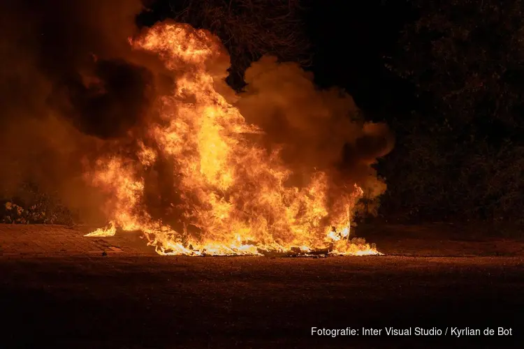 Opnieuw autobrand op dezelfde plek als maand geleden in Haarlem