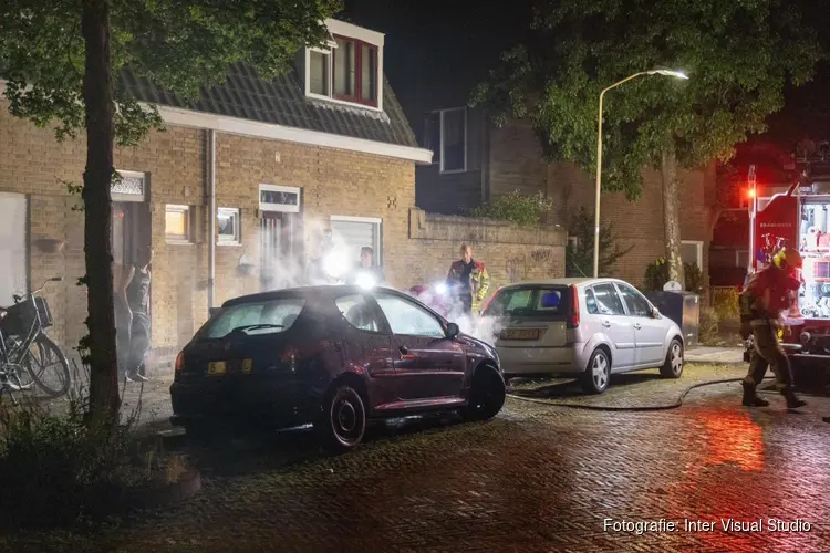 Autobrand in Siwartstraat te Haarlem