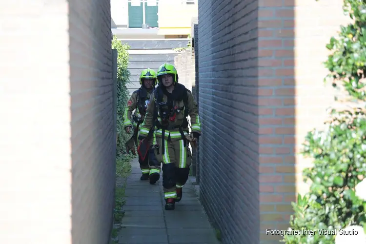 Vreemde substantie in steeg in IJmuiden