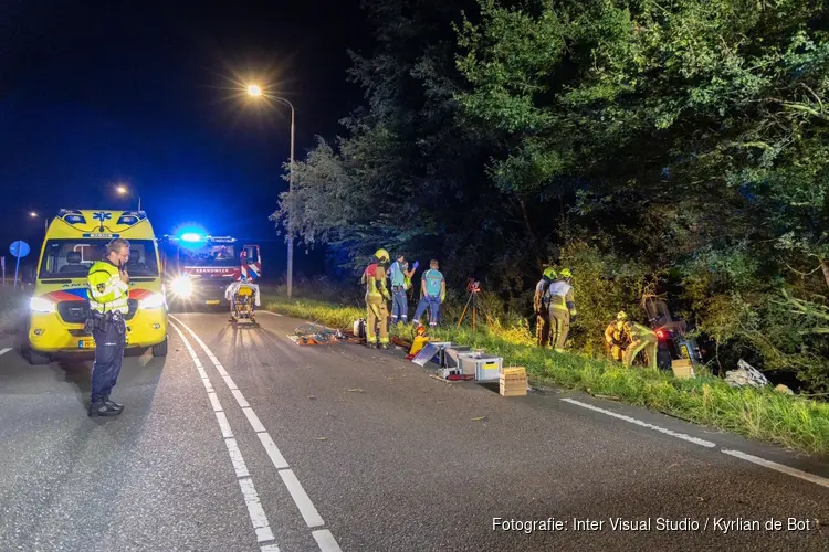 Vrouw zit bijna uur bekneld in voertuig na ongeval in Beverwijk