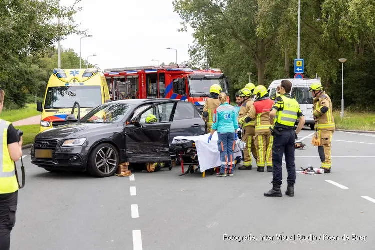 Brandweer helpt bij ongeluk in Heemskerk