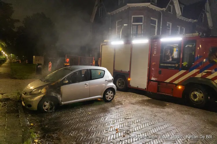 Nachtelijke autobrand in Haarlem