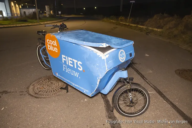 CoolBlue bakfiets vernield in de Haarlemse Waarderpolder