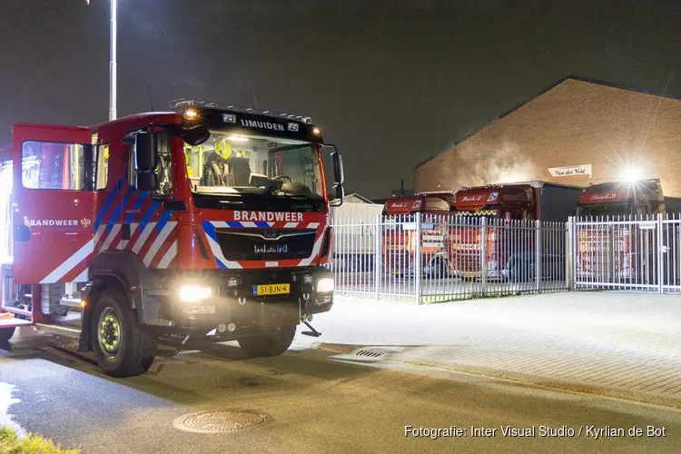 Brandmelding in IJmuiden, dampende lading in vrachtwagen