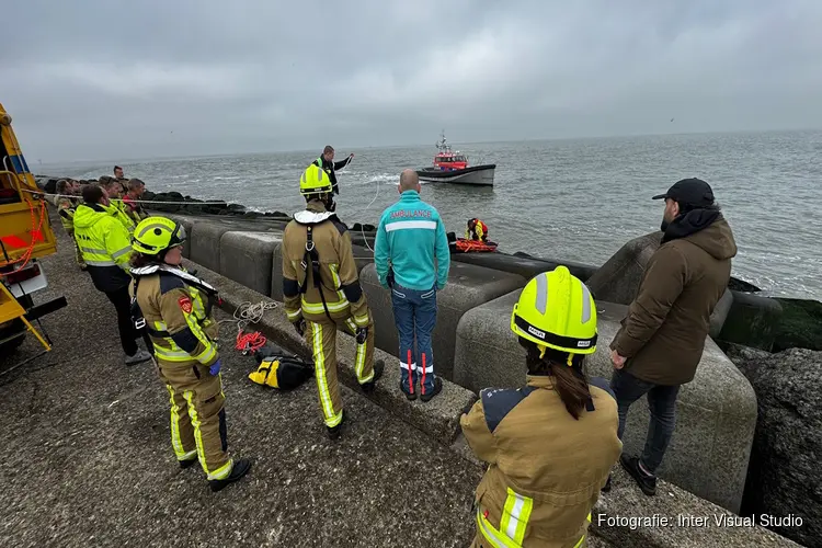 Persoon gewond bij Noordpier in Velsen-Noord