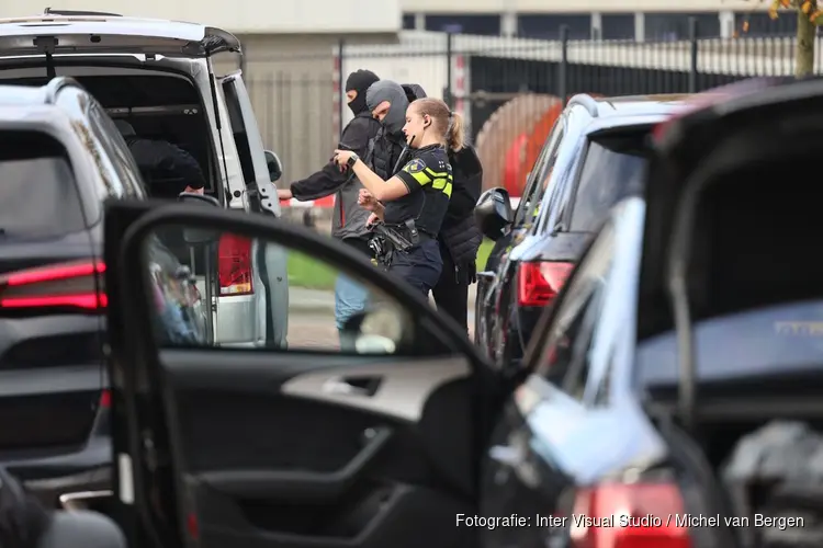 Verwarde man na uren door DSI uit raam flat gehaald in Beverwijk