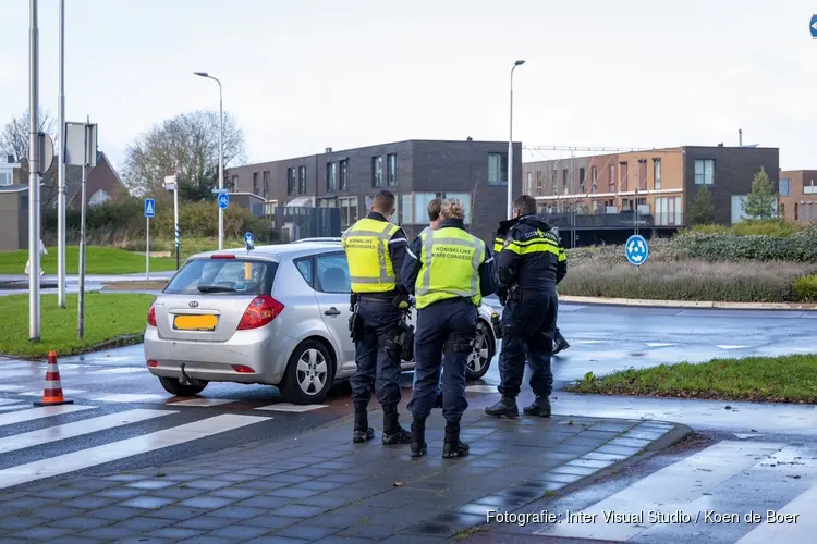 Fietser aangereden op rotonde in IJmuiden