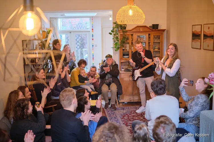 Nog een paar dagen om je aan te melden als act of host voor huiskamerfestival Gluren bij de Buren