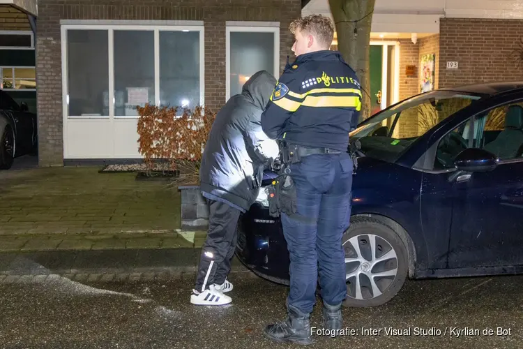 Autoinbreker word op heterdaad aangehouden in Haarlem