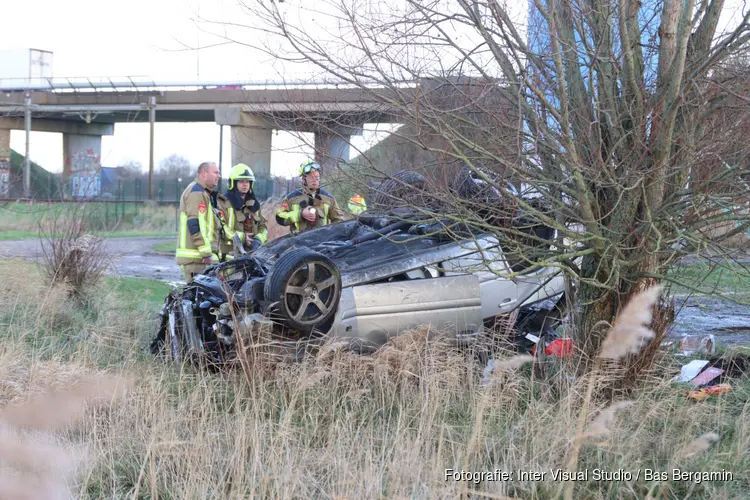 Auto gecrasht in Heemskerk, bestuurder spoorloos