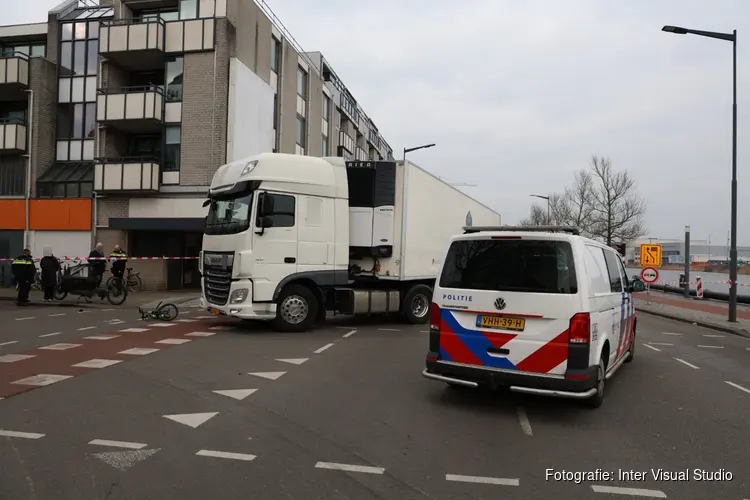 Politie zoekt getuigen en beelden van aanrijding Paul Krugerkade/Spaarndamseweg