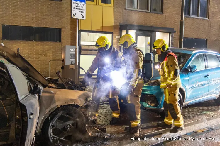 Opnieuw autobrand bij laadpaal in Haarlem